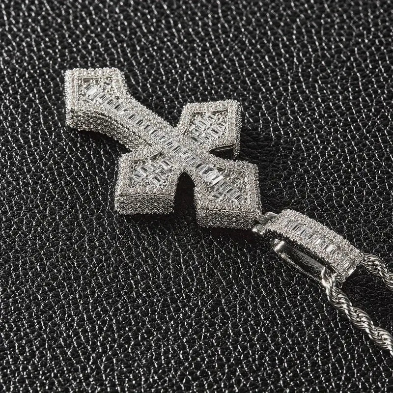 IcedCross™ Pendant – Royal Flair™